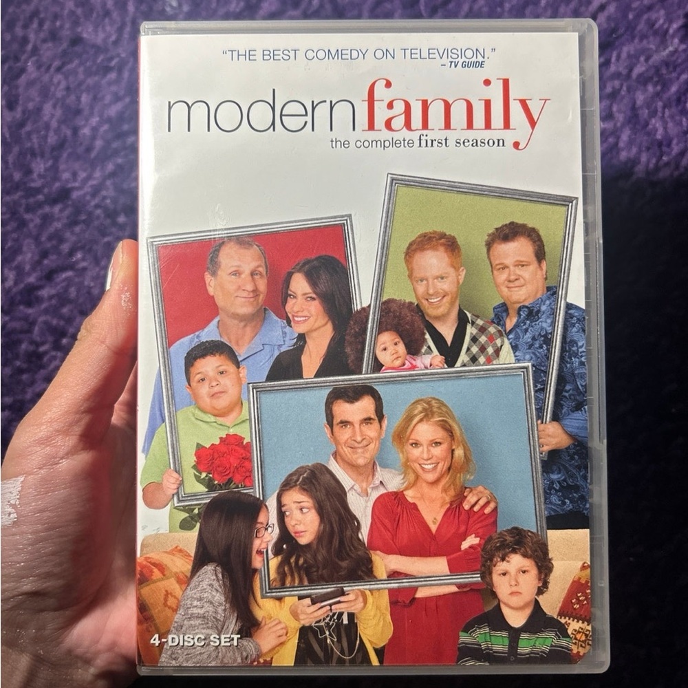 Modern Family Complete First Season DVD